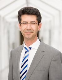 Chefarzt Dr. Yavuz Yildirim-Fahlbusch Chefarzt Dr. Yavuz Yildirim-Fahlbusch